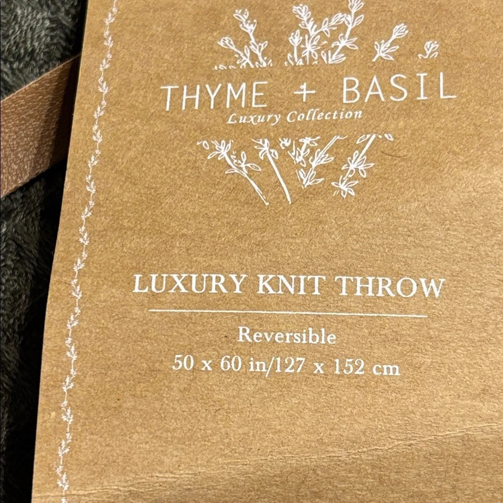 Thyme + Basil Luxury Collection Knit Reversible Blanket Throw in Green